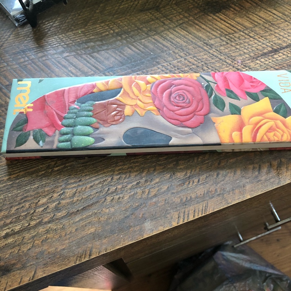 Melt cosmetics Vida palette
